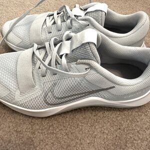 Nike Women’s MC trainer 8.5